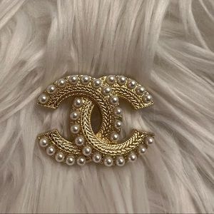 Pearl & Rhinestone Brooch
